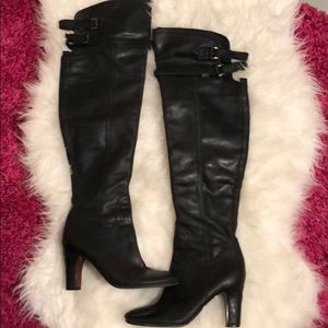 Knee high heeled Boots